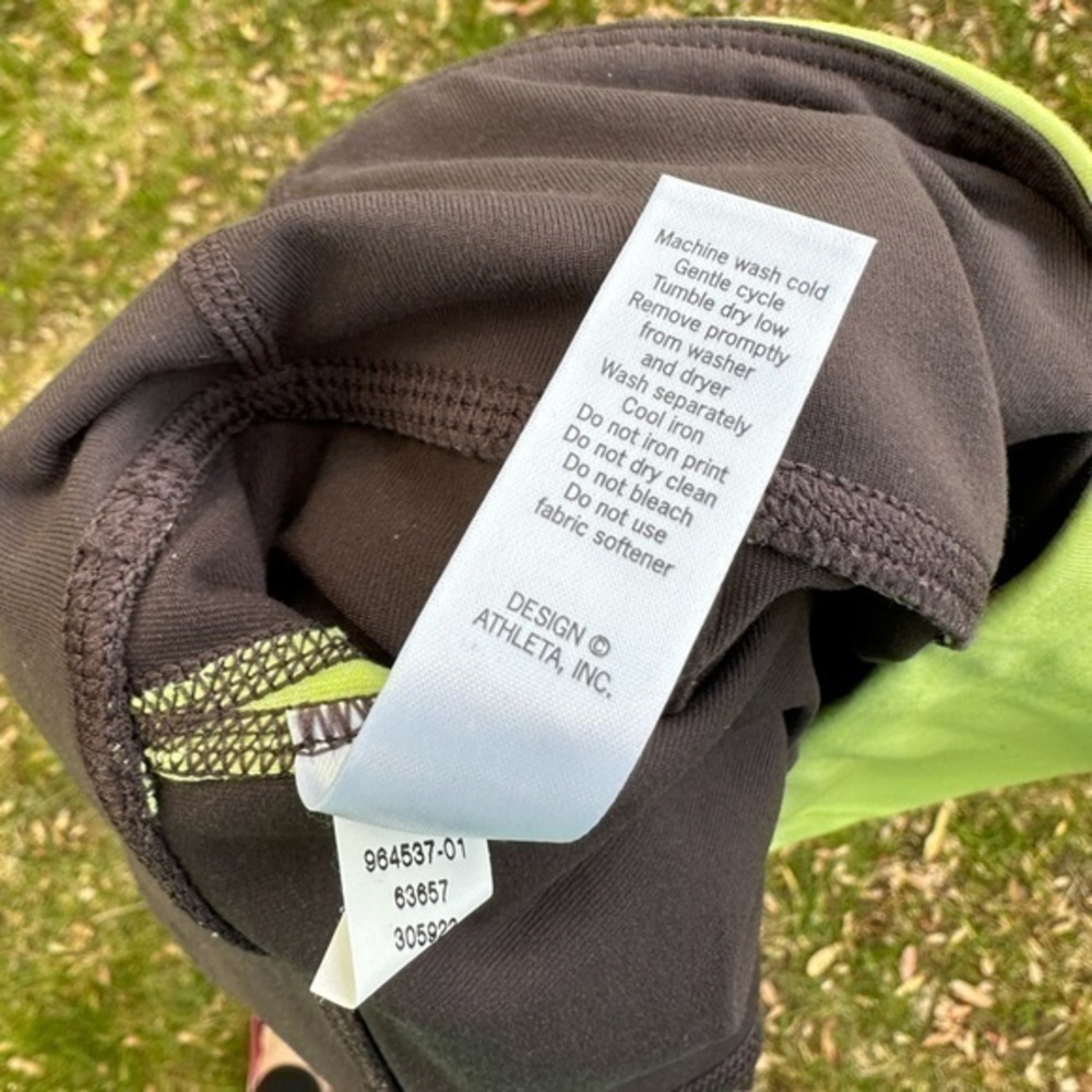 Athleta Splits Relevation Capri Leggings (Size Medium) - Picture 7 of 8